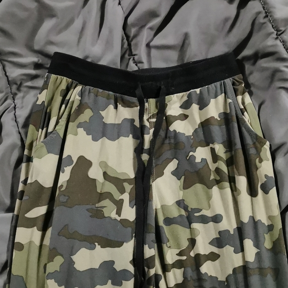 Camo joggers - Picture 1 of 3